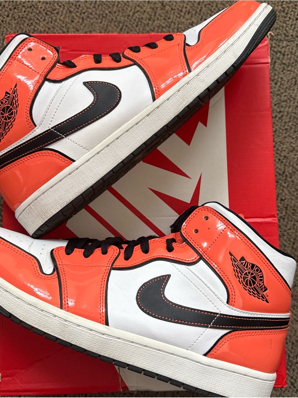 Jordan 1 Mid SE Turf Orange